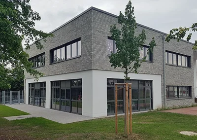 Neubau einer Mensa mit vier Unterrichtsräumen